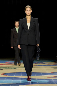 Spyder Women's 2-Pack Seamless Reversible & Strapless Bra (Small, Chalk  Pink & Black) : : Fashion